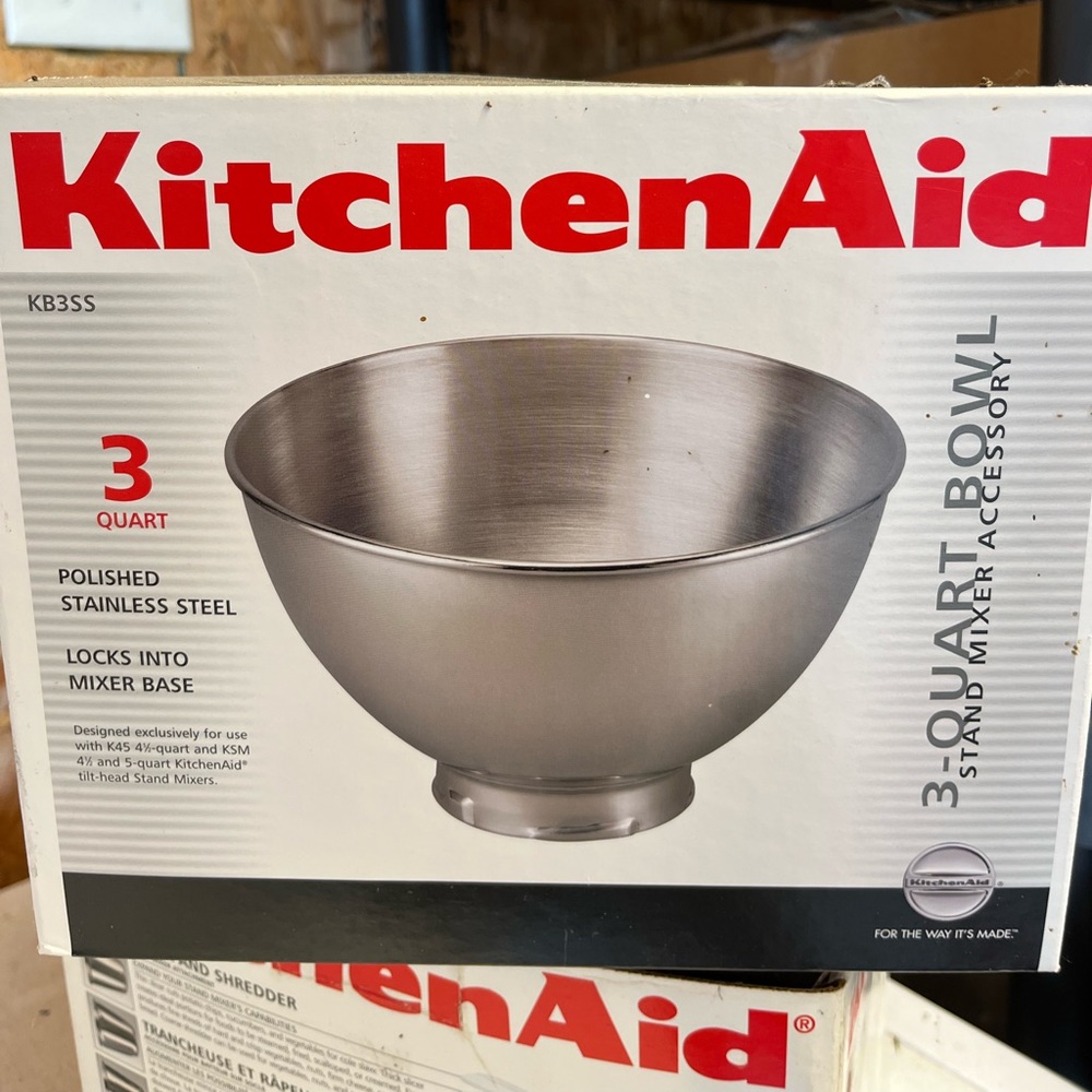Nib KitchenAid mixing bowl